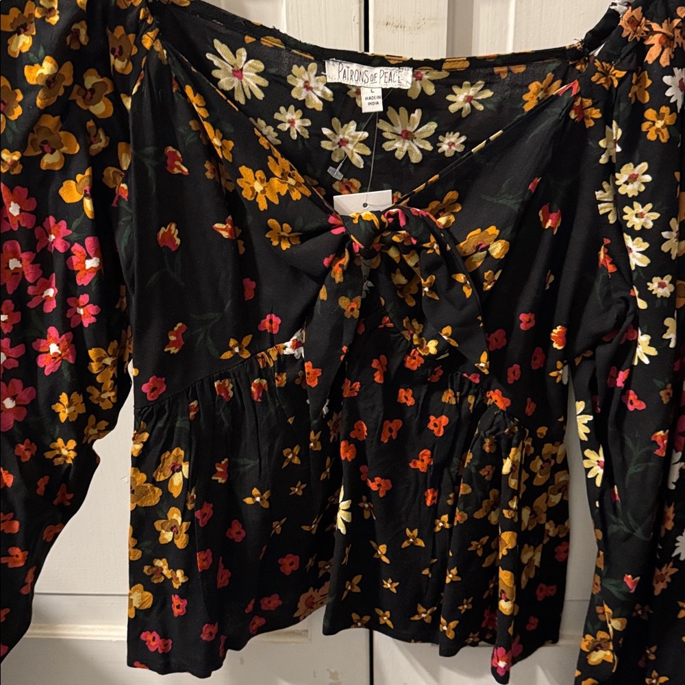 NWT Floral Black Top - Picture 2 of 4